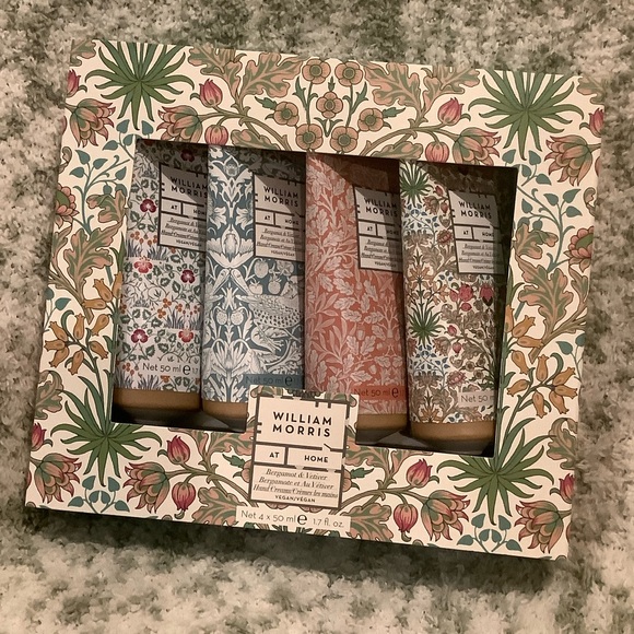 William Morris Other - William Morris At Home Scented Bergamot Vetiver Luxury  Hand Creams Set 4 NWT